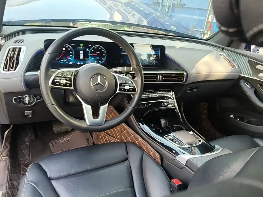 Mercedes-Benz EQC — миниатюра 10