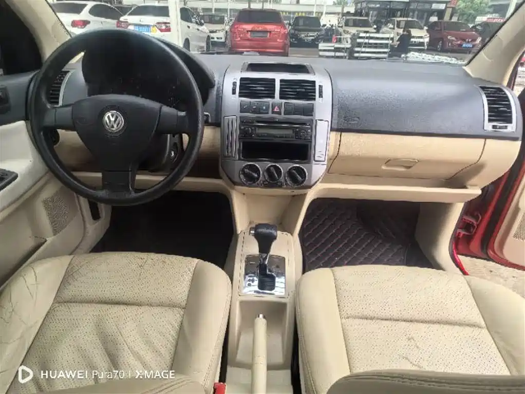 Volkswagen Polo 2009 1.6L AT