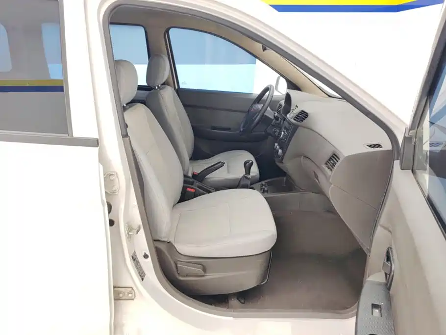 Wuling Hongguang — миниатюра 8