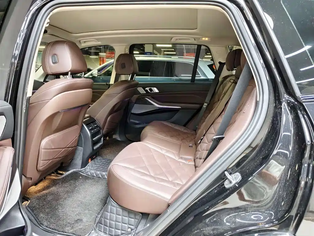 BMW X5 2022 xDrive 30Li Premium M Sport