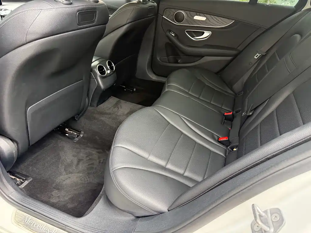Mercedes-Benz C-Class — миниатюра 32