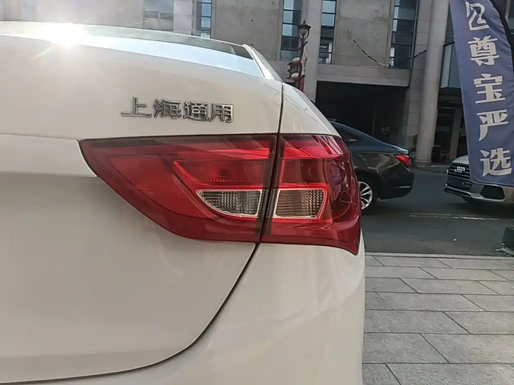 Buick Excelle — миниатюра 8