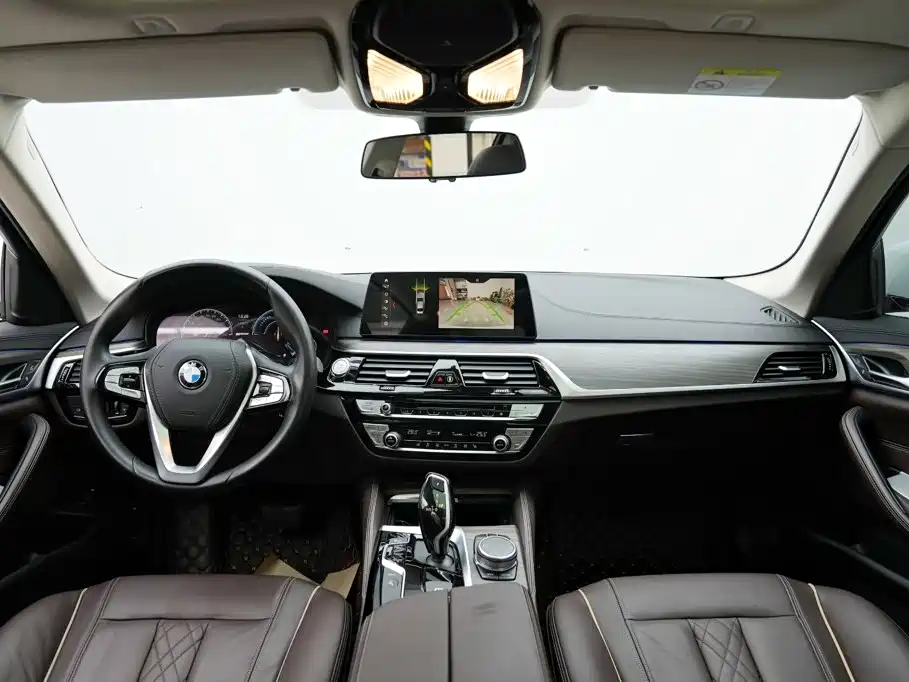 BMW 5 Series New Energy — миниатюра 9