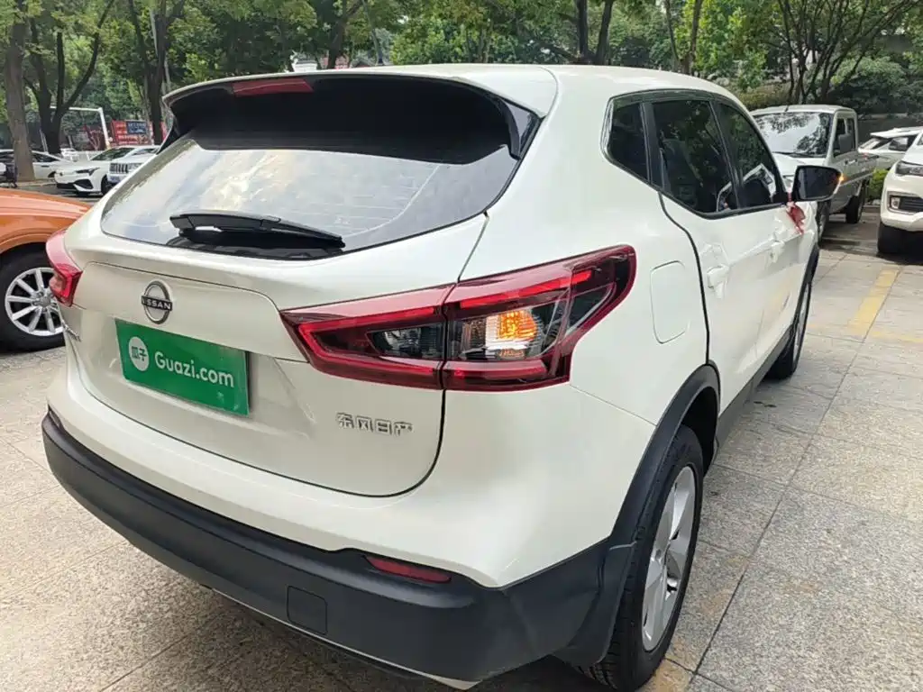 Nissan Qashqai — миниатюра 7