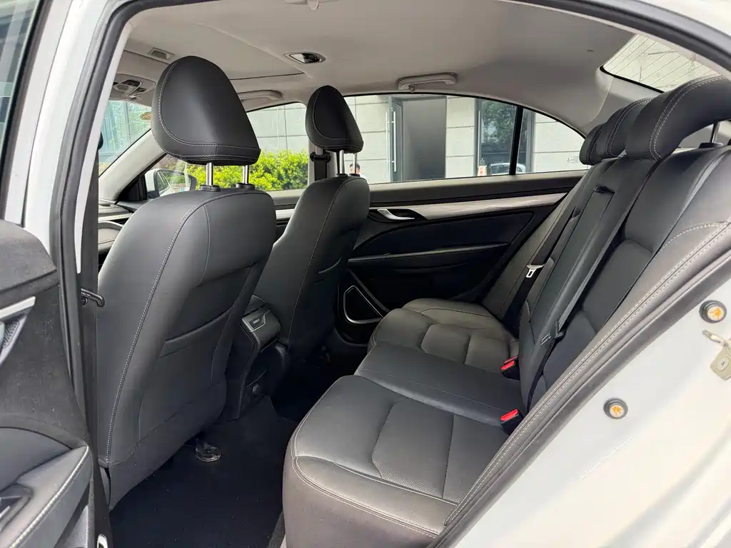 Geely Emgrand — миниатюра 7