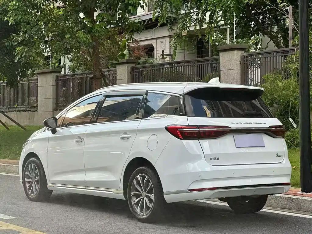 BYD MAX — миниатюра 7