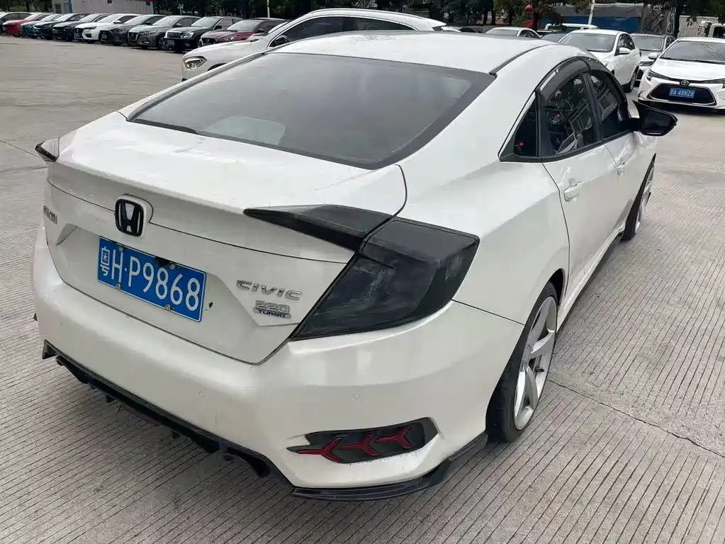 Honda Civic 2019 220TURBO CVT V