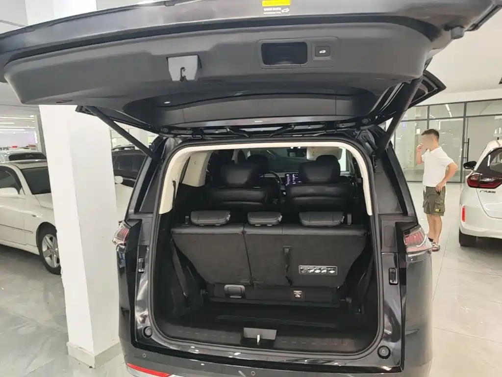 GAC Motor Trumpchi E8 PHEV — миниатюра 19
