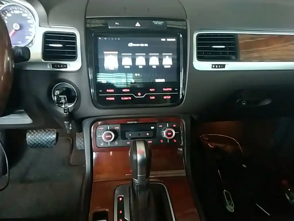 Volkswagen Touareg — миниатюра 13