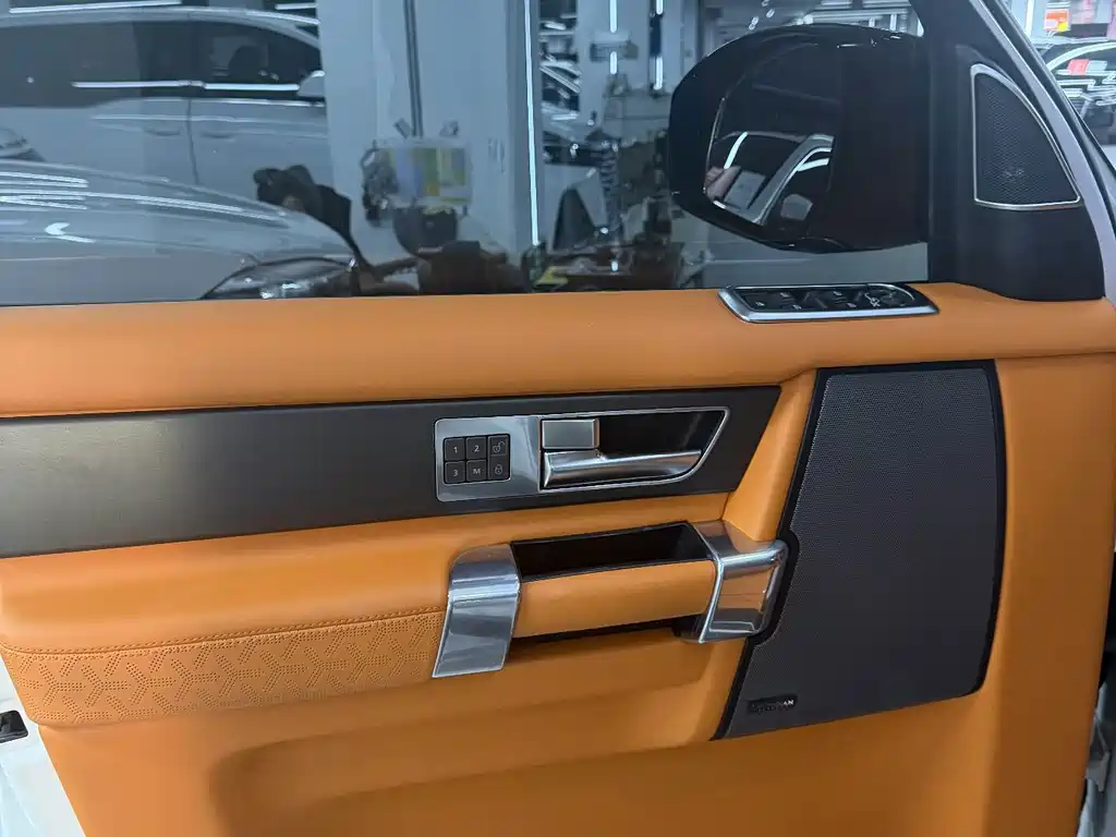 Land Rover Discovery — миниатюра 18