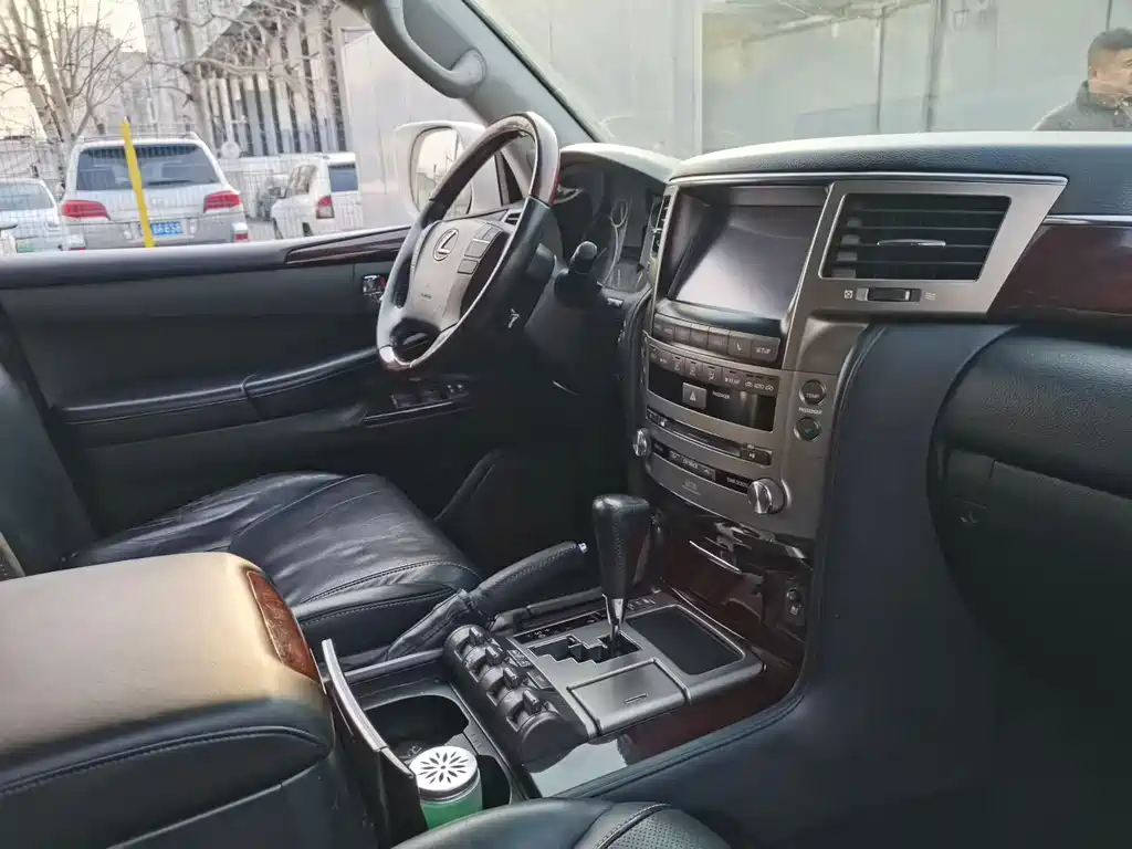 Lexus LX 2009 570