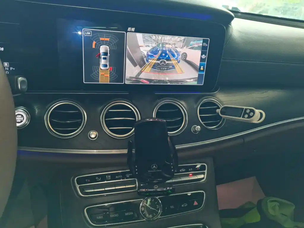 Mercedes-Benz E-Class — миниатюра 13