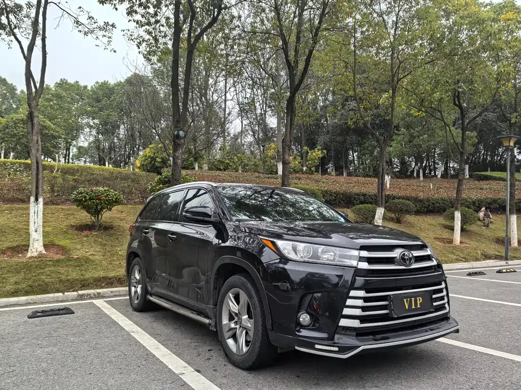 TOYOTA HIGHLANDER