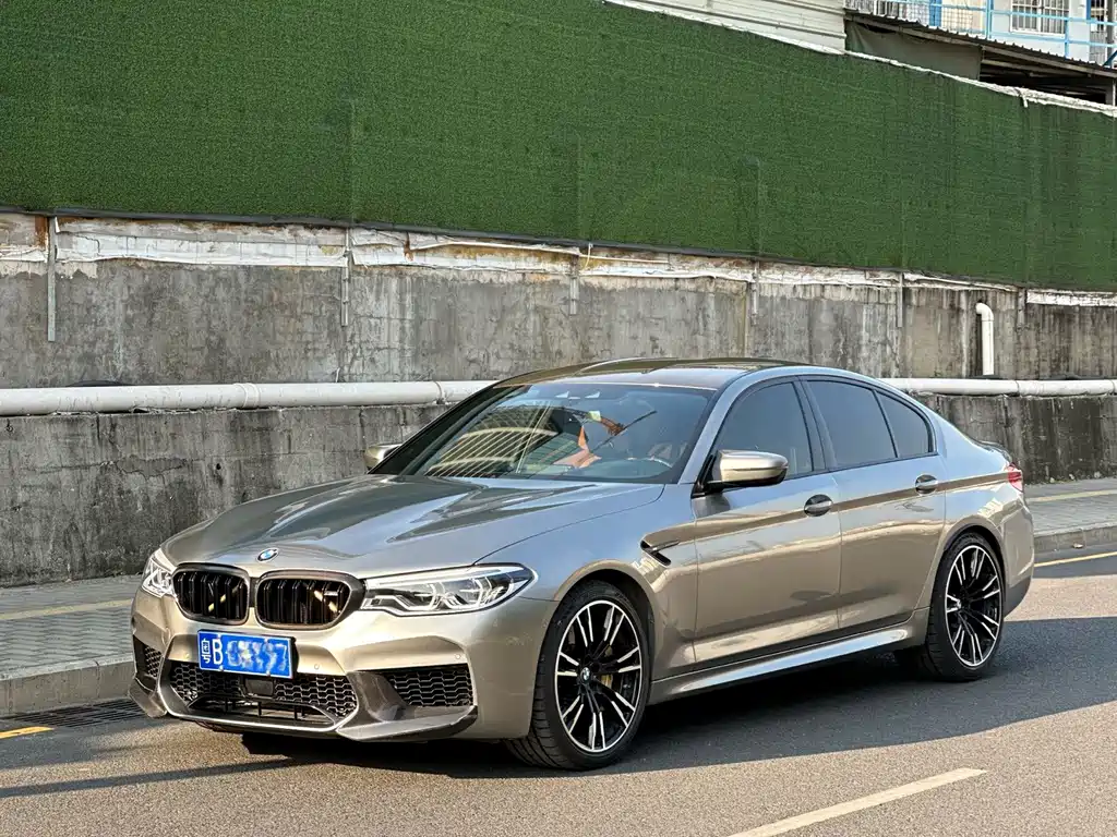 BMW M5