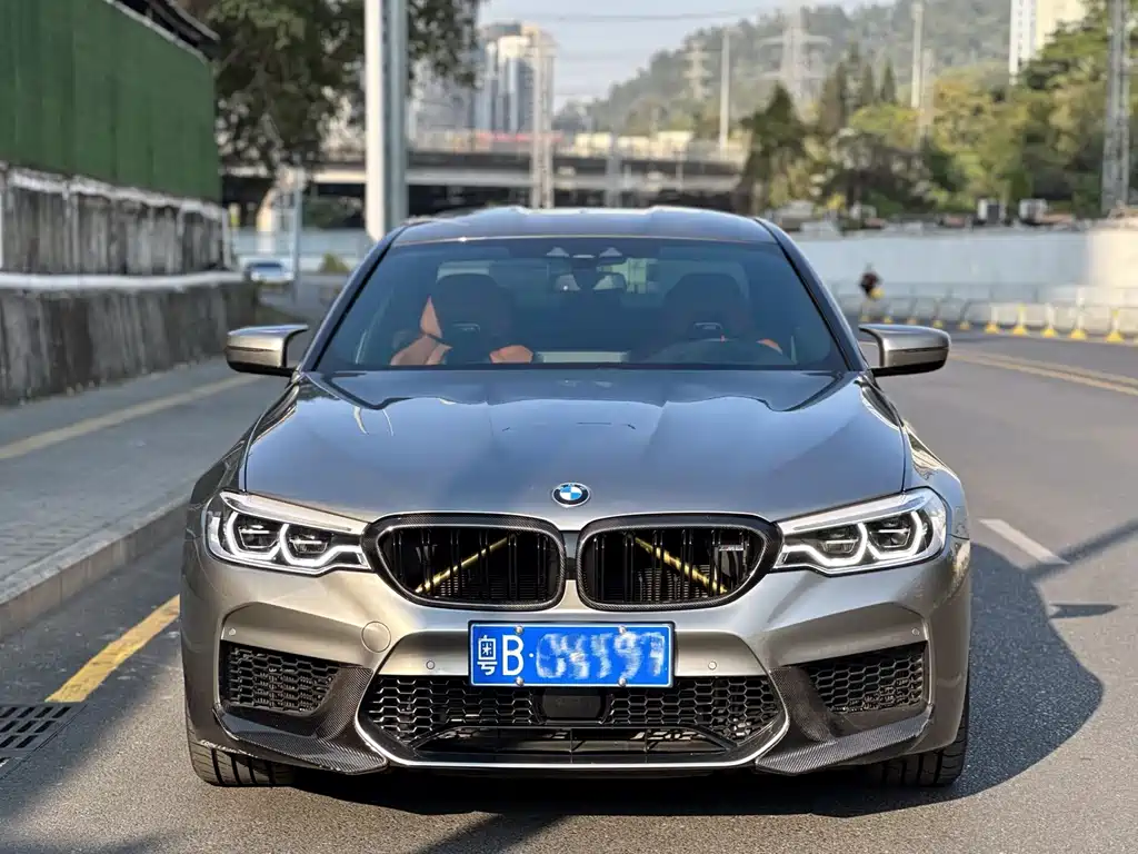 BMW M5 — миниатюра 5