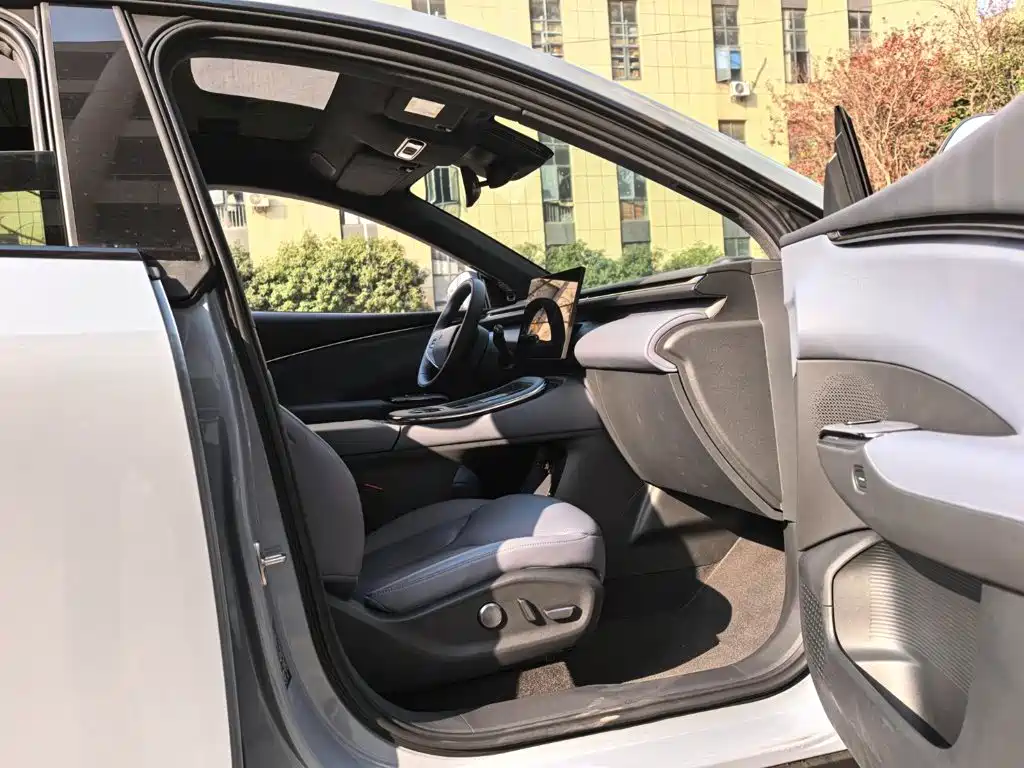 XPeng G7 — миниатюра 15