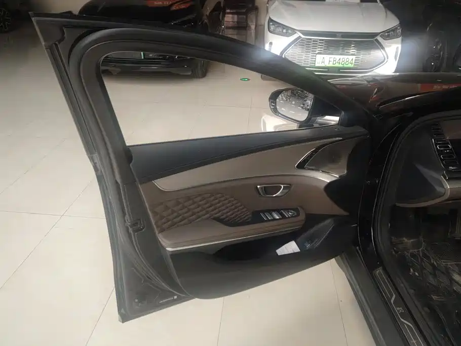 BYD Han — миниатюра 7