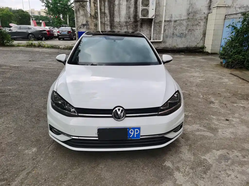 Купить Volkswagen Golf
