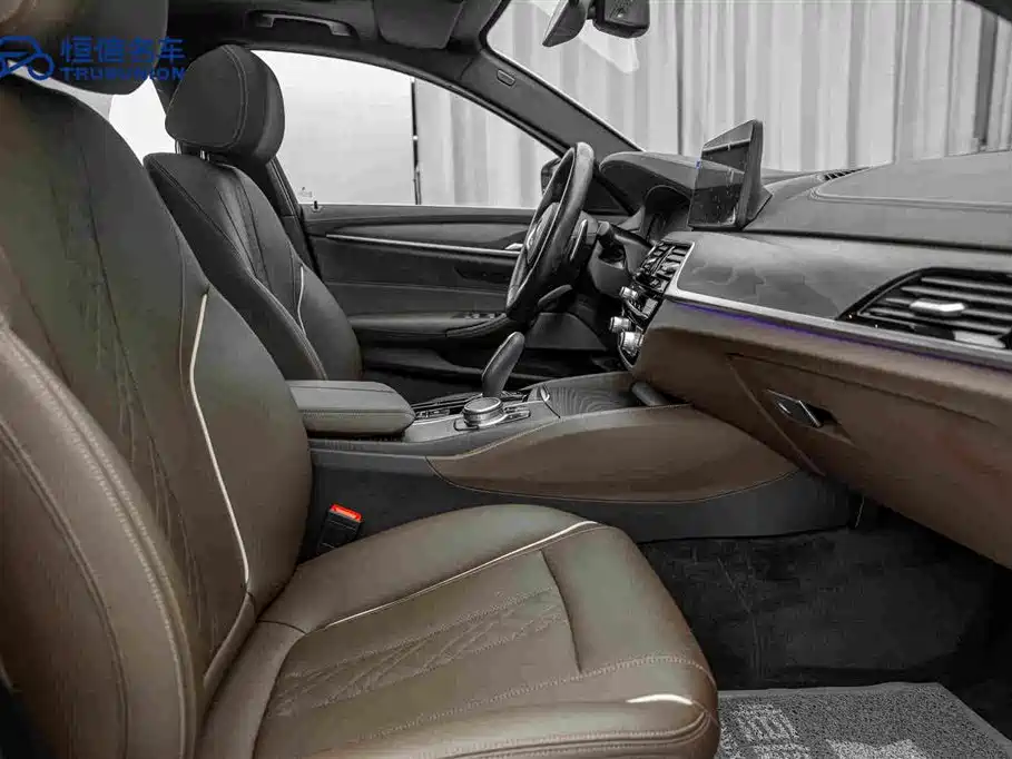 BMW 5 Series — миниатюра 15