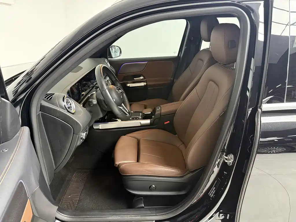 Mercedes-Benz GLB — миниатюра 8