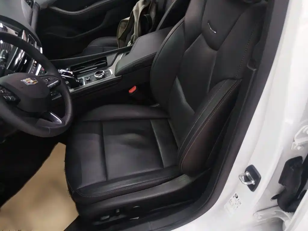 Cadillac CT5 — миниатюра 11