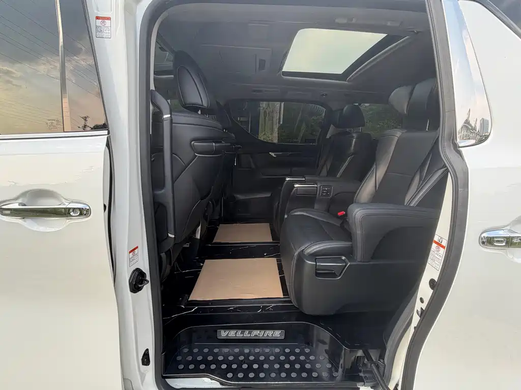 Toyota Vellfire — миниатюра 11