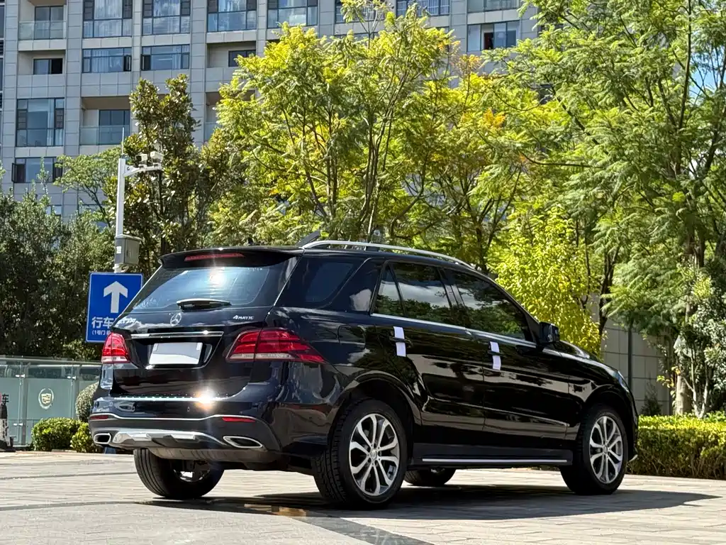 Mercedes-Benz GLE (Import) — миниатюра 7