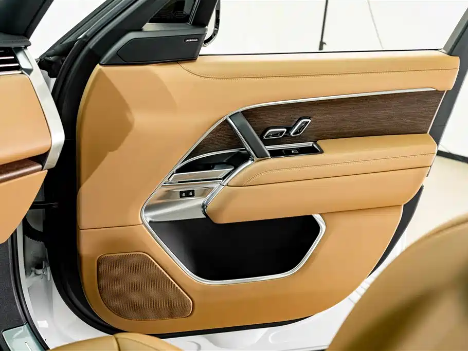 Land Rover Range Rover — миниатюра 16