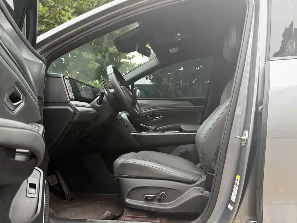 BYD L DM-i — миниатюра 4
