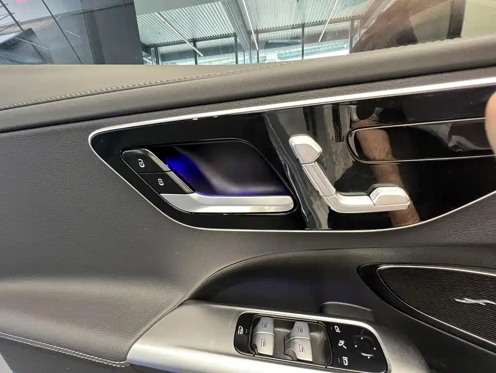 Mercedes-Benz C-Class — миниатюра 10