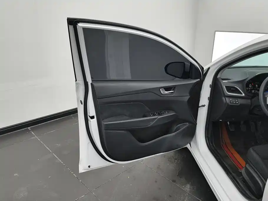 Hyundai Verna — миниатюра 7