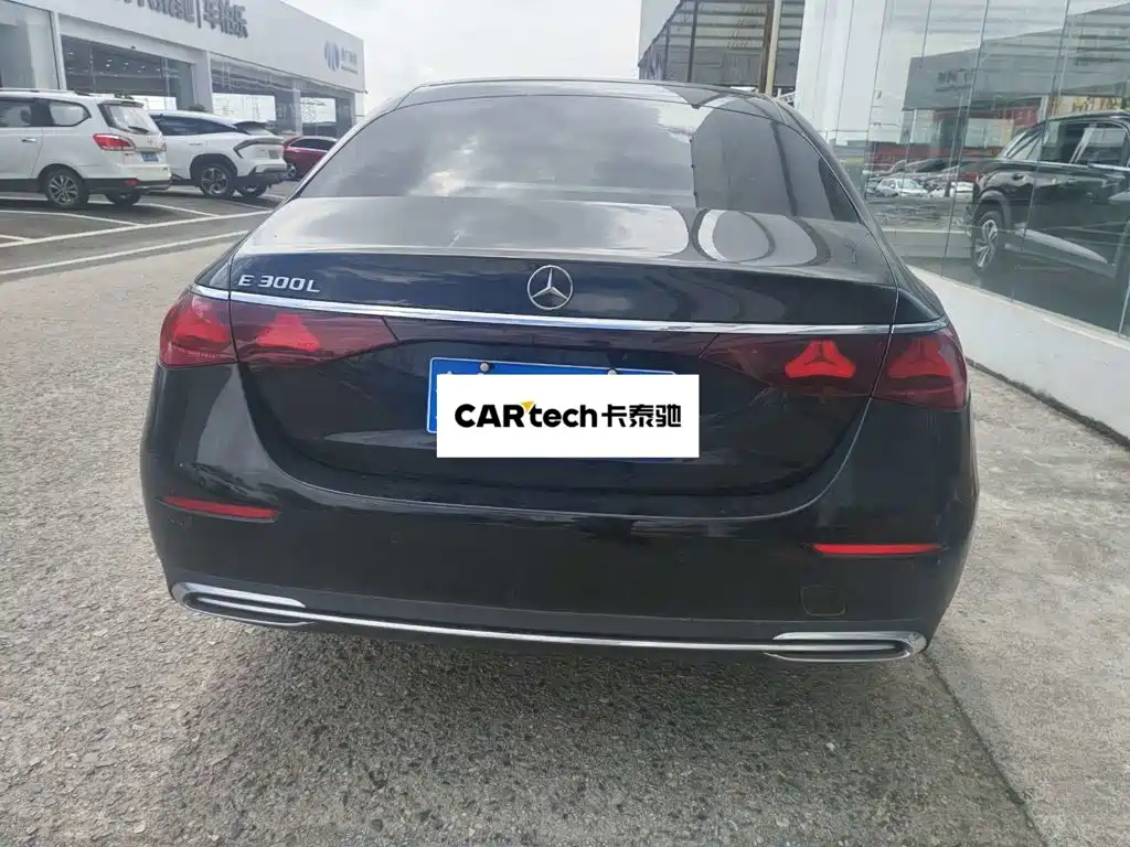Mercedes-Benz E-Class — миниатюра 4