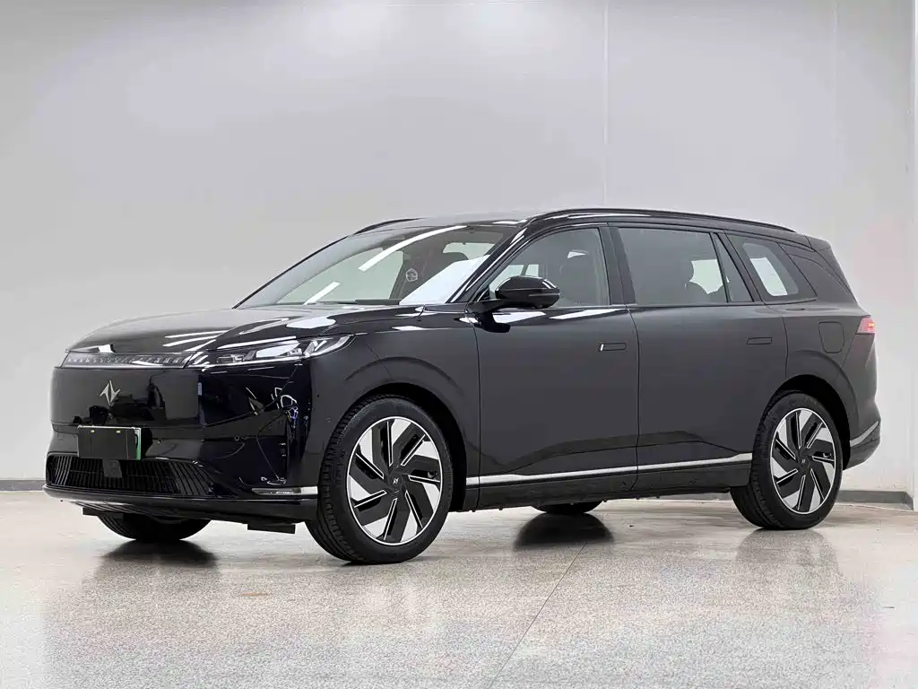 Dongfeng eπ008 2025 210Ultra 6 мест