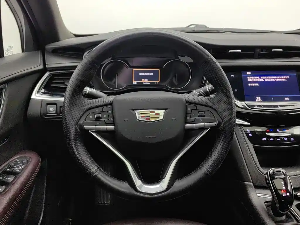 Cadillac XT6 — миниатюра 11