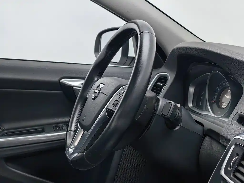 Volvo S60 — миниатюра 22