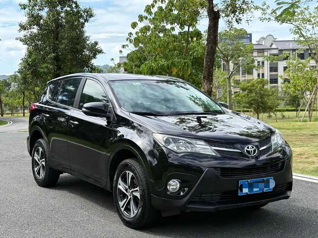 Toyota RAV4 — миниатюра 3