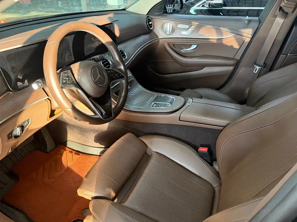 Mercedes-Benz E-Class — миниатюра 9