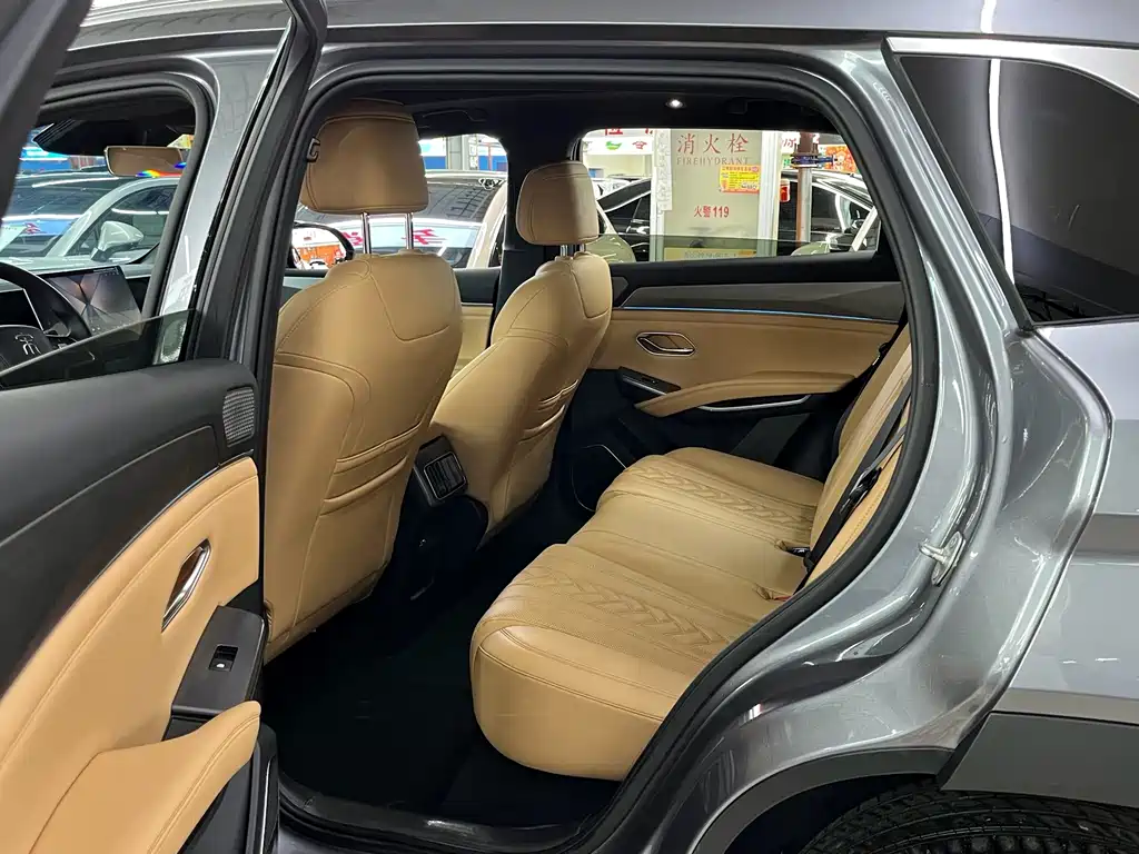 BYD L DM-i — миниатюра 8