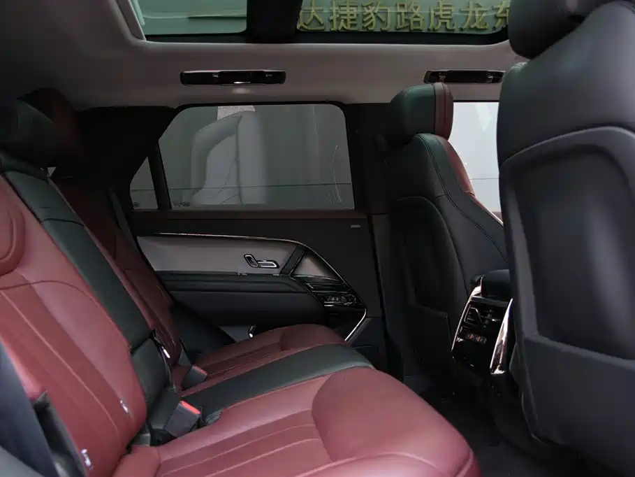 Land Rover Range Rover Sport 2023 — фото 18