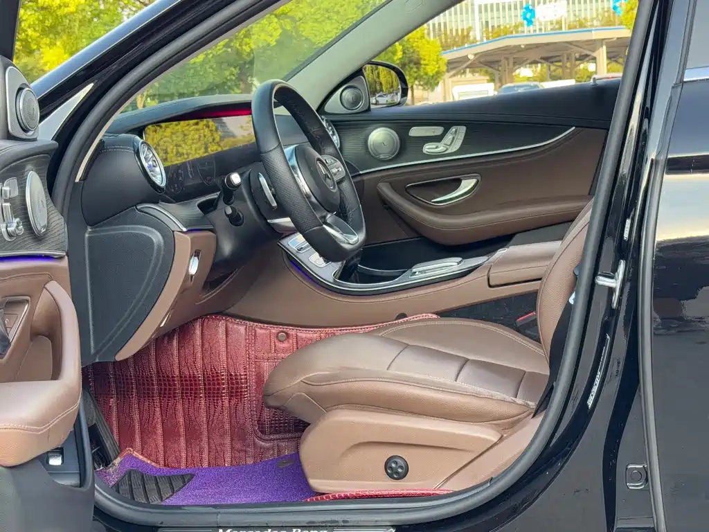 Mercedes-Benz E-Class — миниатюра 11