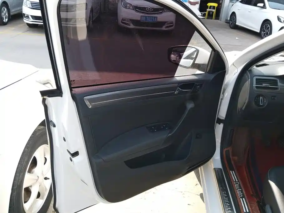 Volkswagen Santana — миниатюра 7