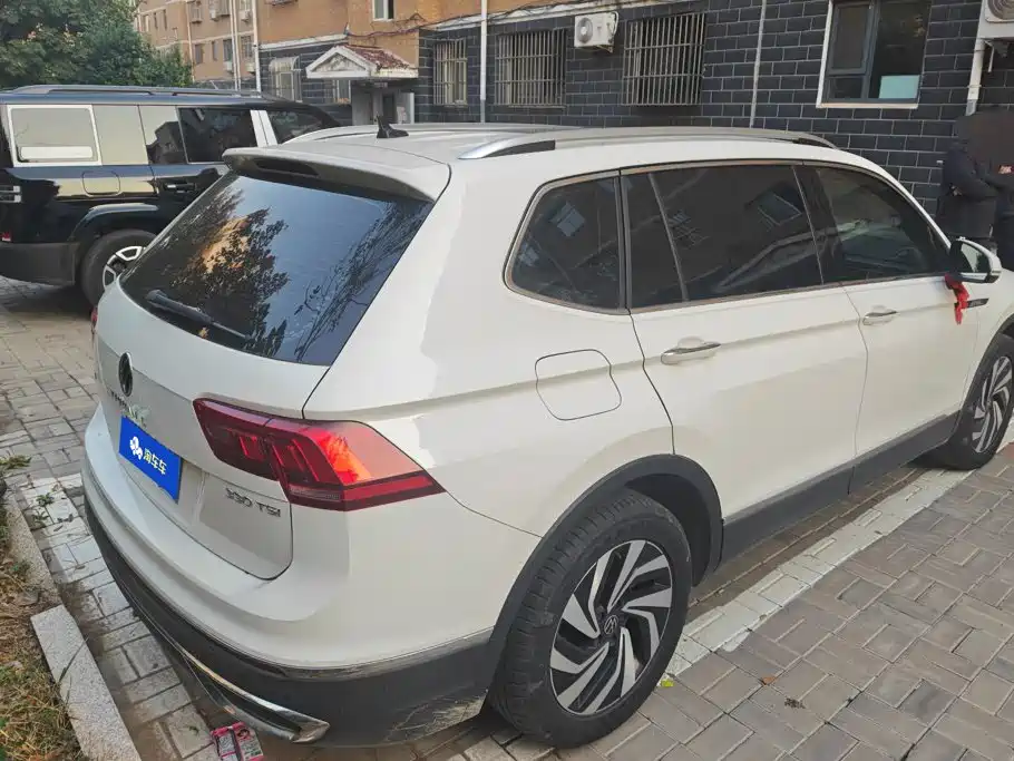 Volkswagen Tiguan L 2022 — фото 3