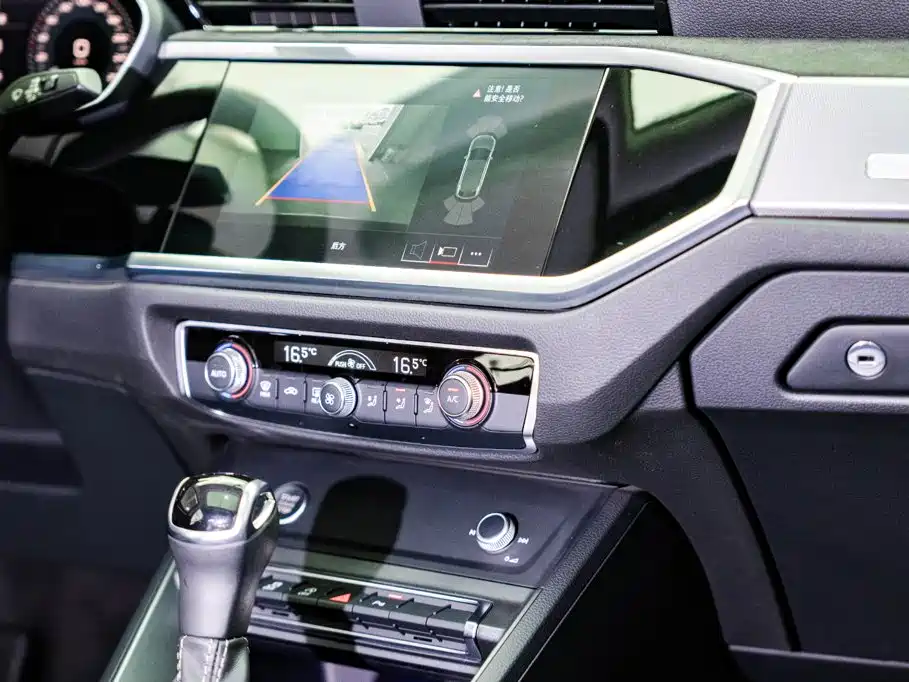 Audi Q3 Sportback — миниатюра 11