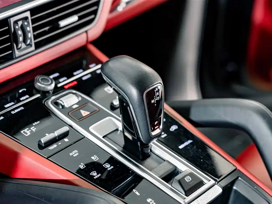Porsche Cayenne Hybrid — миниатюра 15
