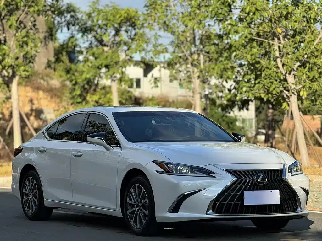 Lexus ES — миниатюра 3