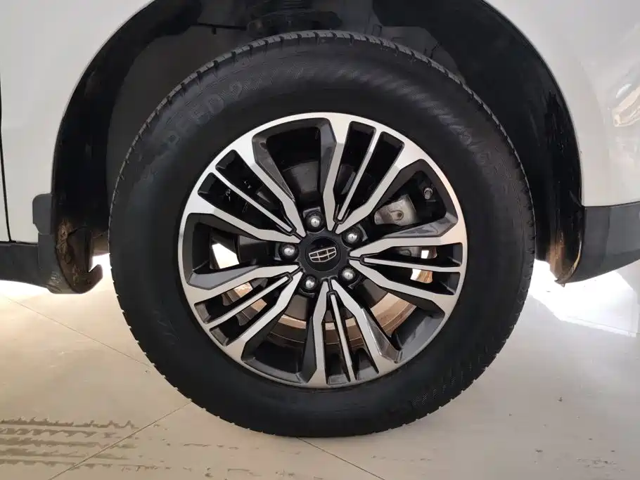 Geely Vision X6 — миниатюра 6