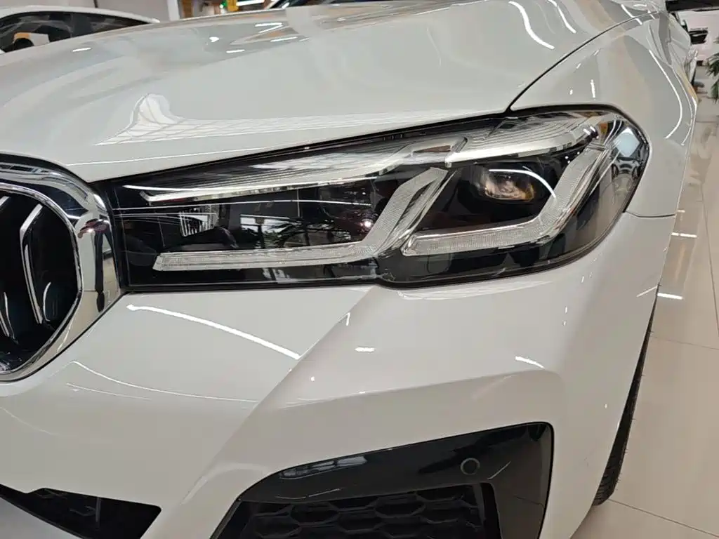 BMW 5 Series — миниатюра 24