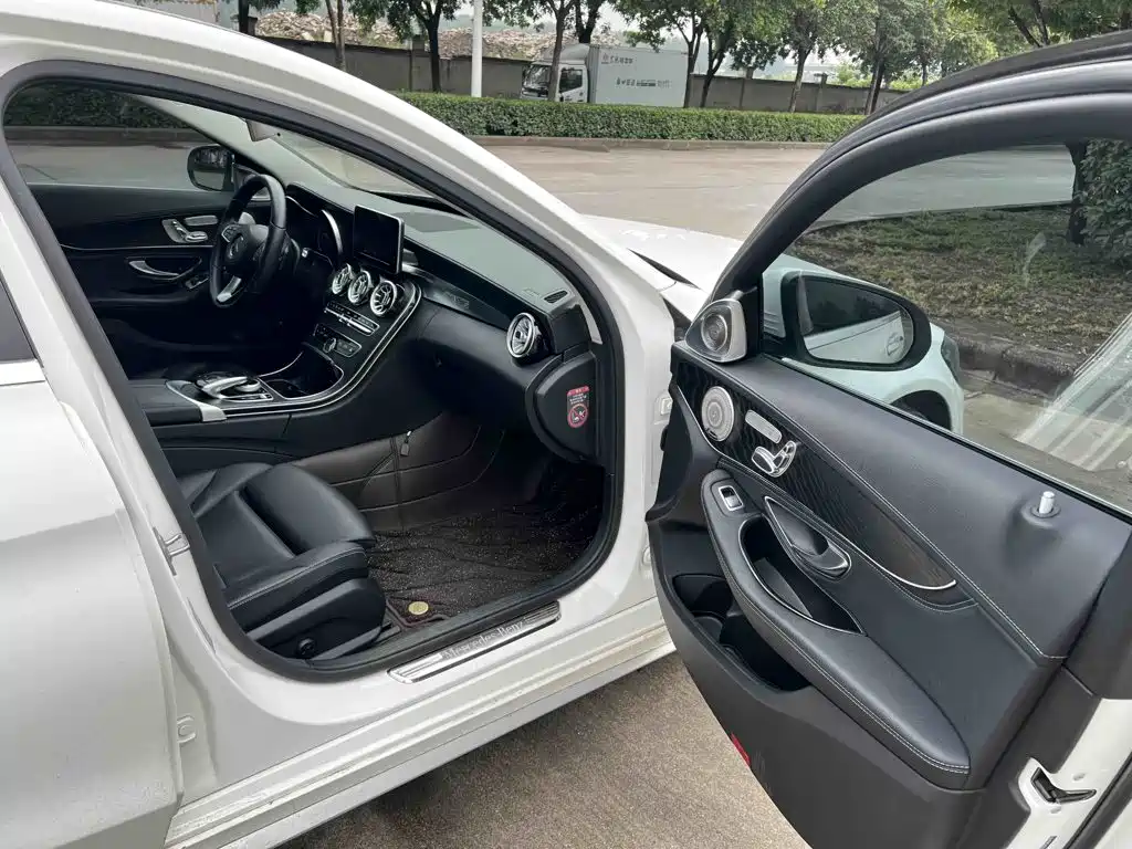 Mercedes-Benz C-Class — миниатюра 15