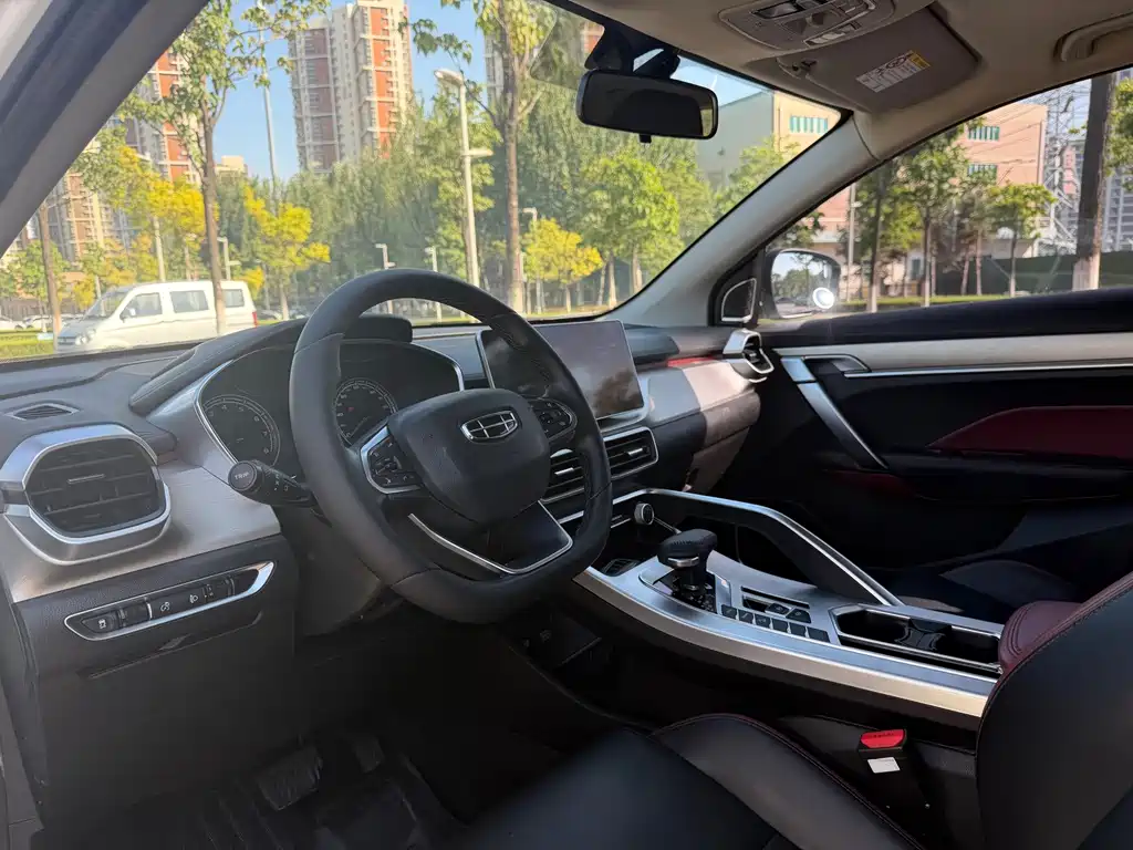 Geely Binyue — миниатюра 7