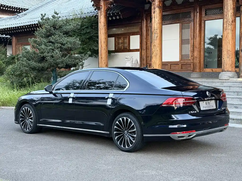 Volkswagen Phideon — миниатюра 6